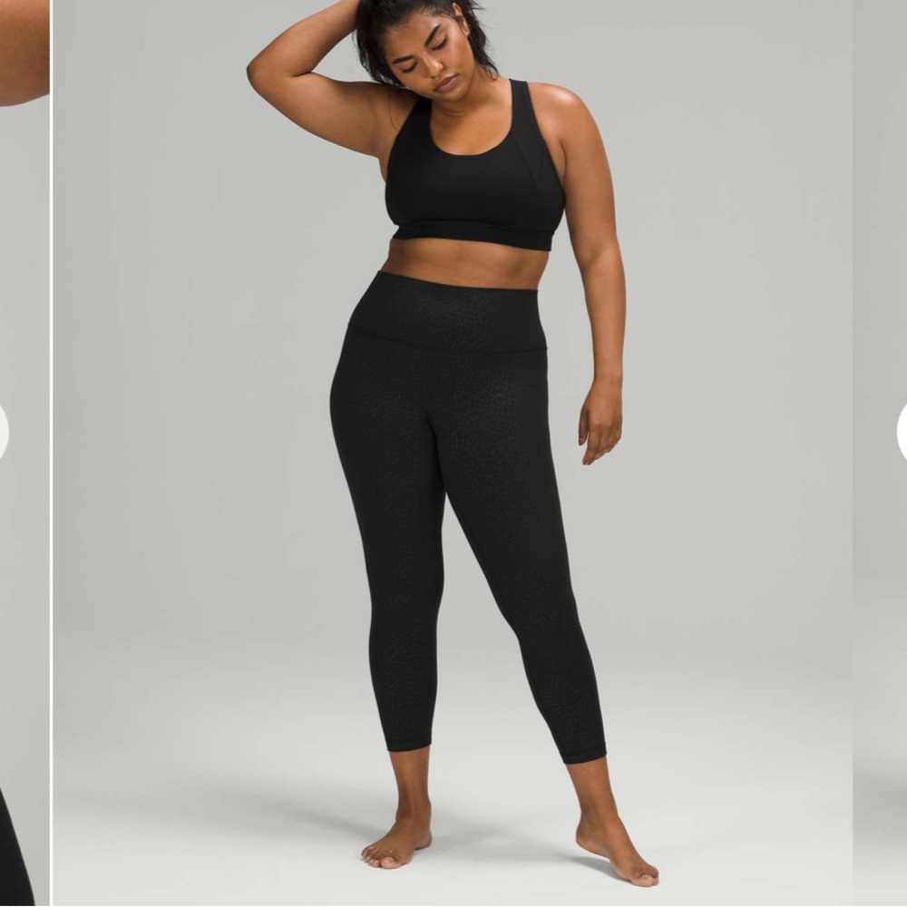 Lululemon Align Pant 25"
Jewel Emboss Black size 2